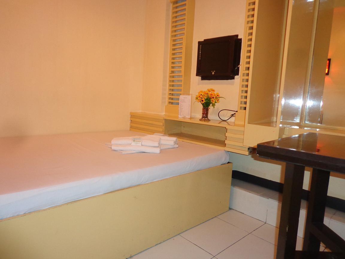 Oyo 191 Paradise Apartelle Hotel Manila Luaran gambar
